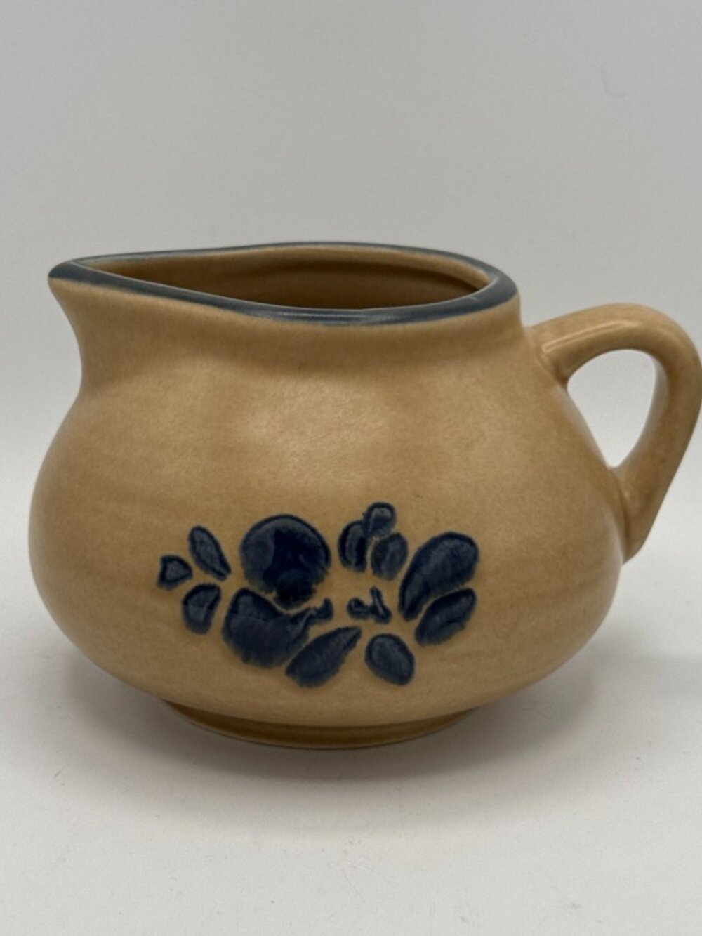 VTG Pfaltzgraff FOLK ART Pattern 4" Gravy Sauce Pitcher Boat USA Brown Tan Blue